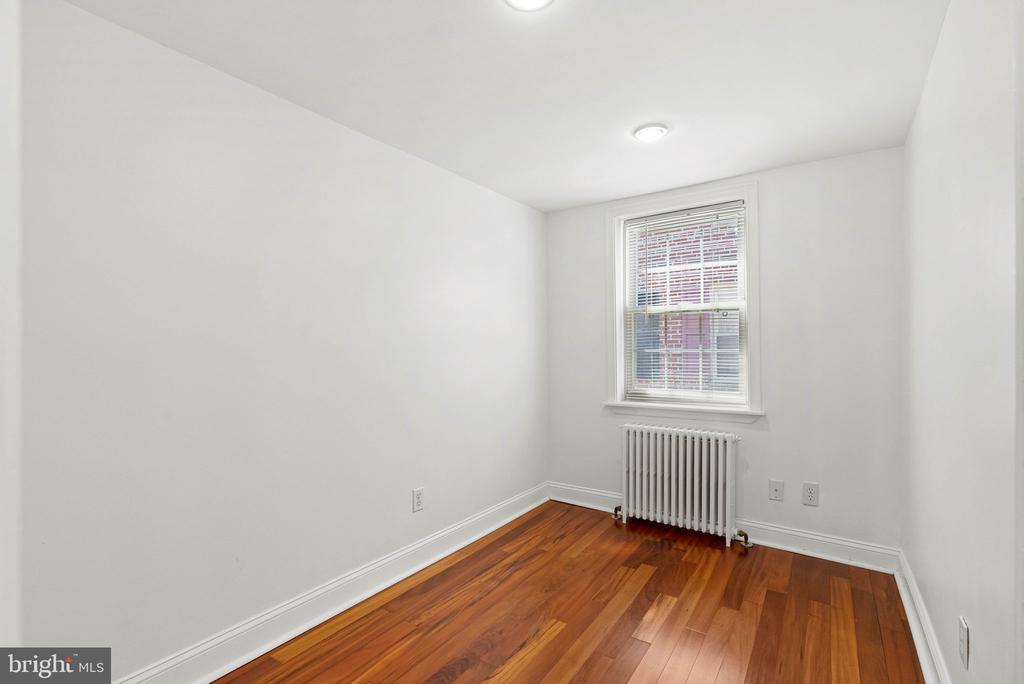 525 FITZWATER STREET Unit: 3