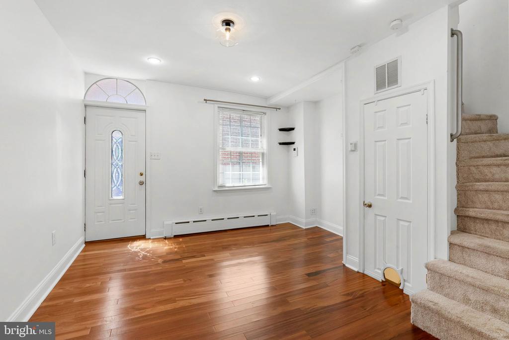 525 FITZWATER STREET Unit: 3