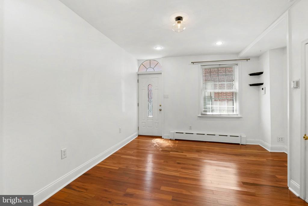525 FITZWATER STREET Unit: 3