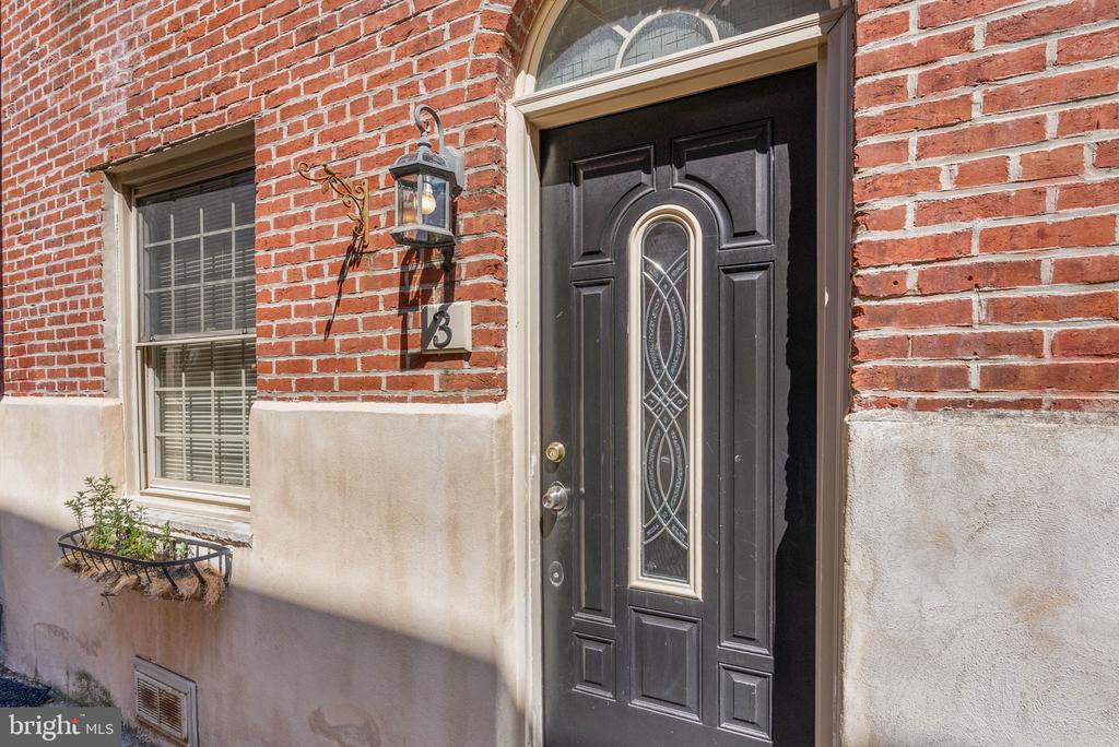 525 FITZWATER STREET Unit: 3
