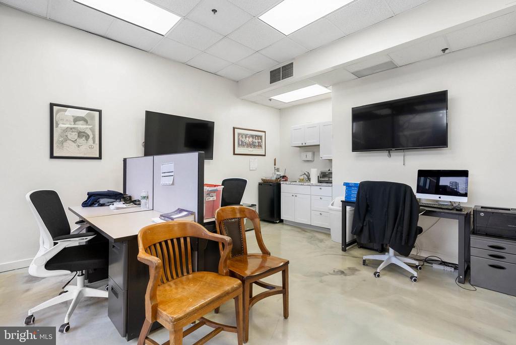 1420 LOCUST STREET Unit: 420