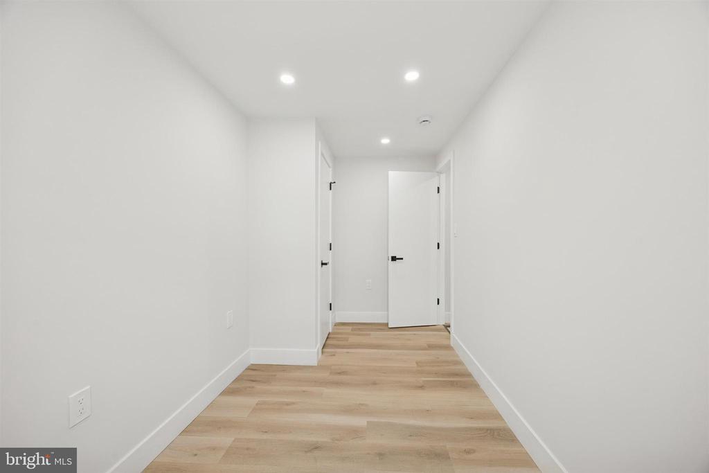 4522 BAKER STREET Unit: 17