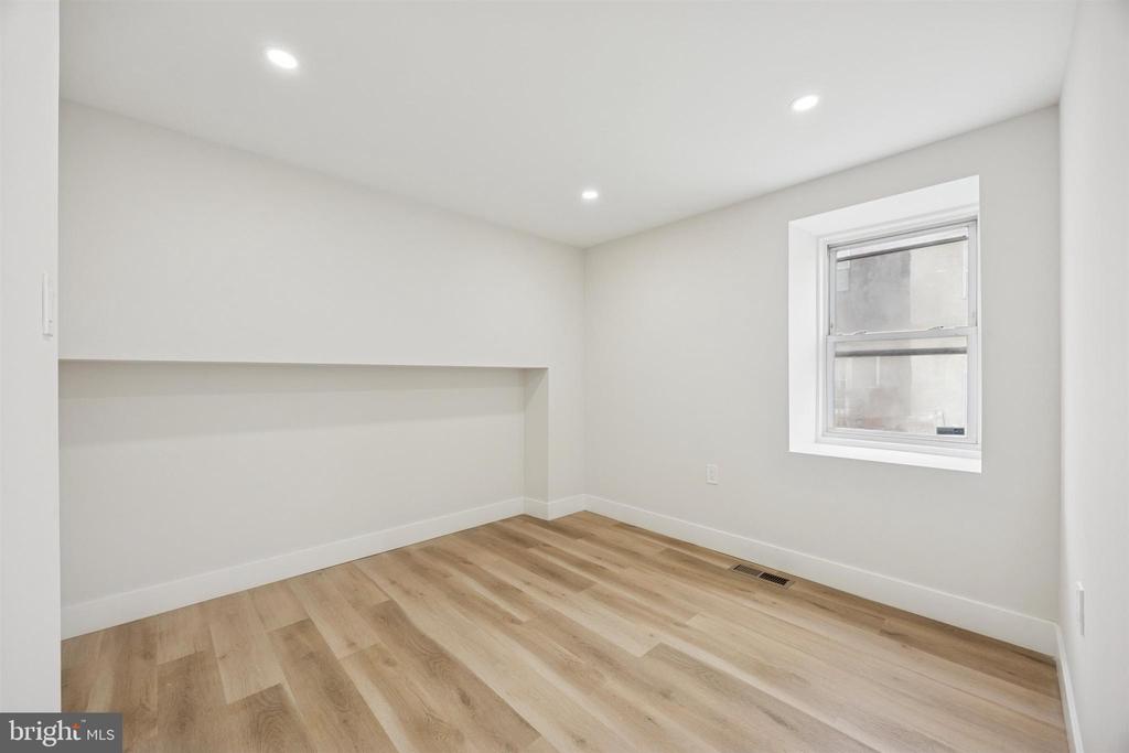 4522 BAKER STREET Unit: 17