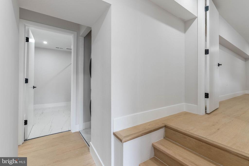 4522 BAKER STREET Unit: 17