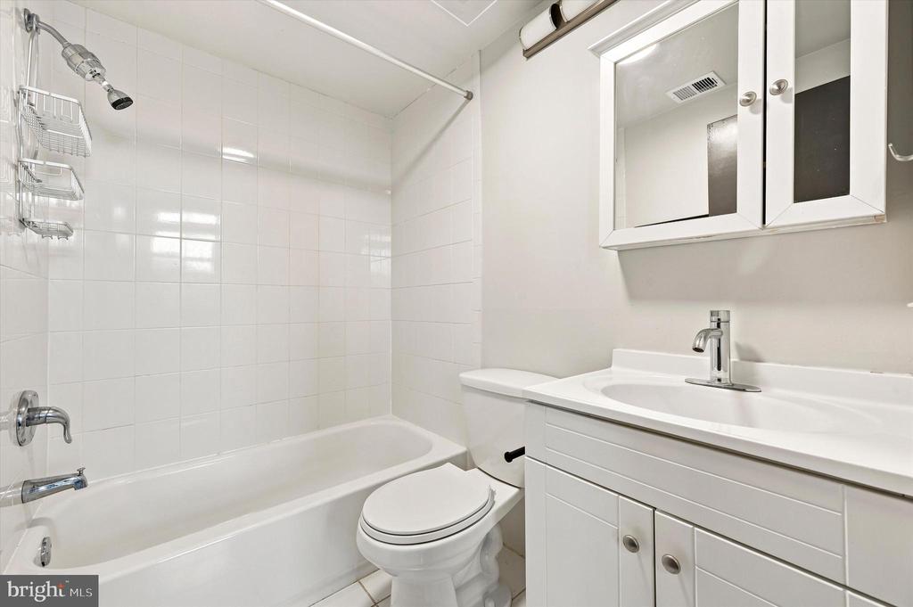 1914 FAIRMOUNT AVENUE Unit: 2