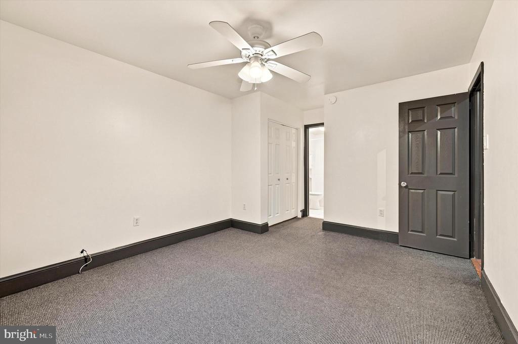 1914 FAIRMOUNT AVENUE Unit: 2
