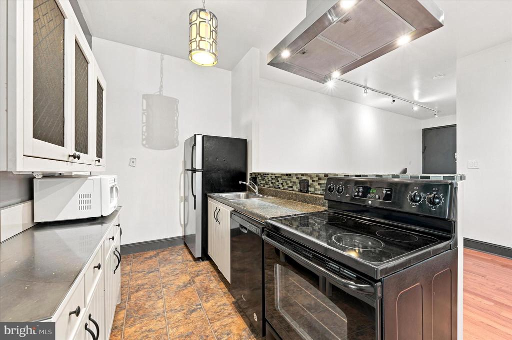 1914 FAIRMOUNT AVENUE Unit: 2