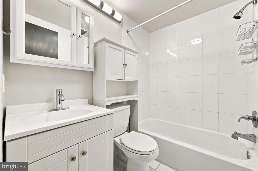1914 FAIRMOUNT AVENUE Unit: 2