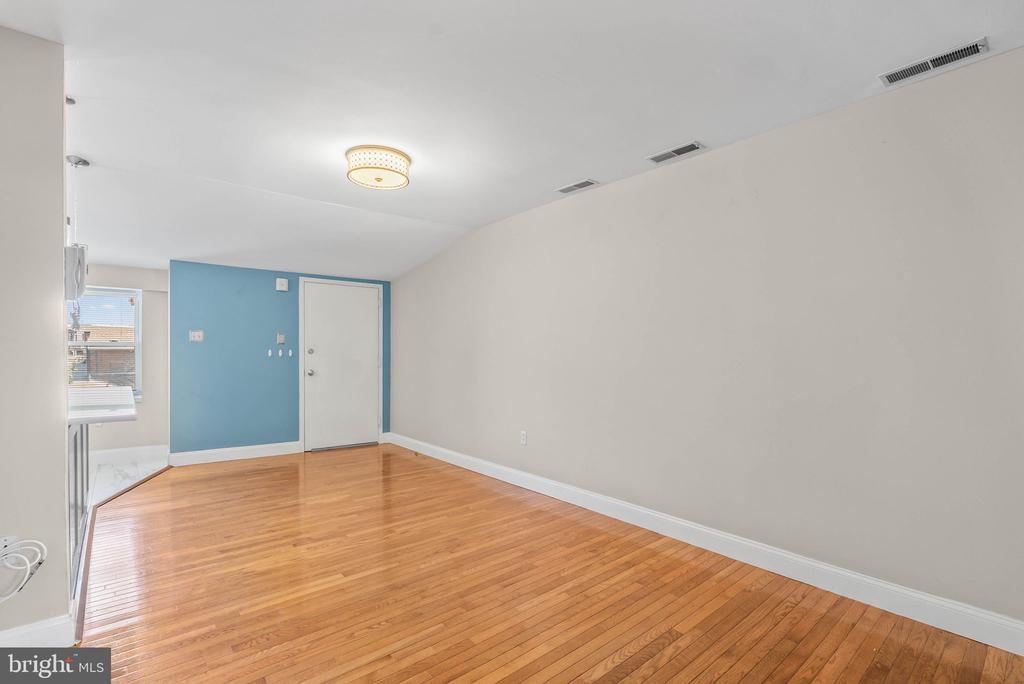 303 S 11TH STREET Unit: 15