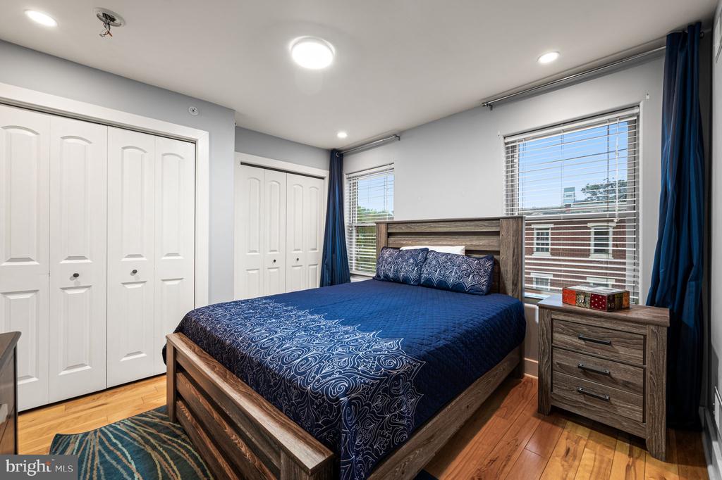 1931 POPLAR STREET Unit: B