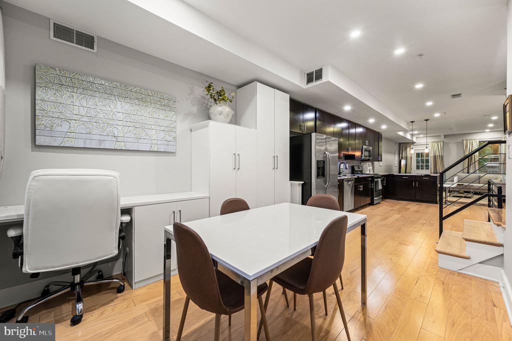1931 POPLAR STREET Unit: B