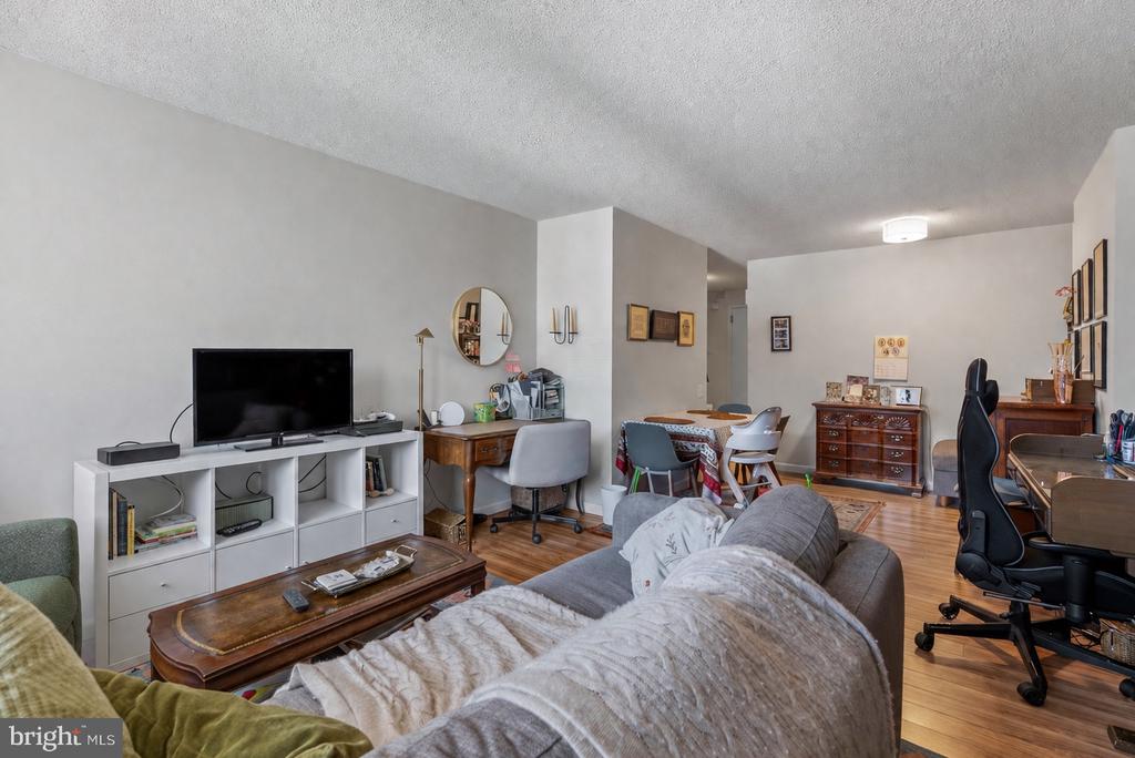 1420 LOCUST STREET Unit: 6M