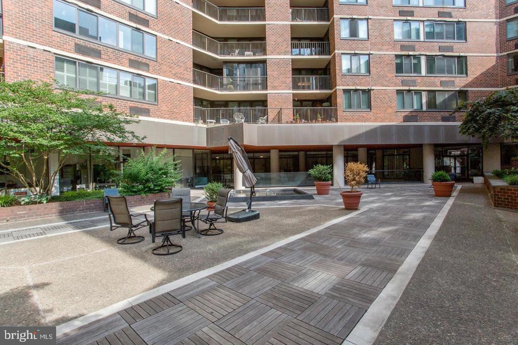 1420 LOCUST STREET Unit: 6M