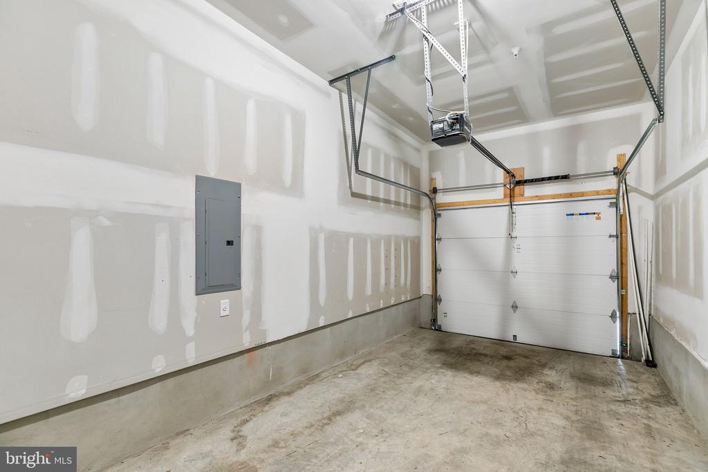 2160 NORTHBANK PLACE Unit: 166