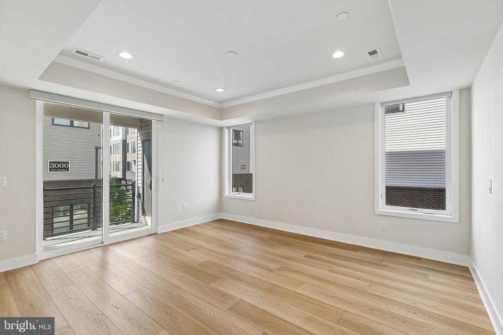 2160 NORTHBANK PLACE Unit: 166