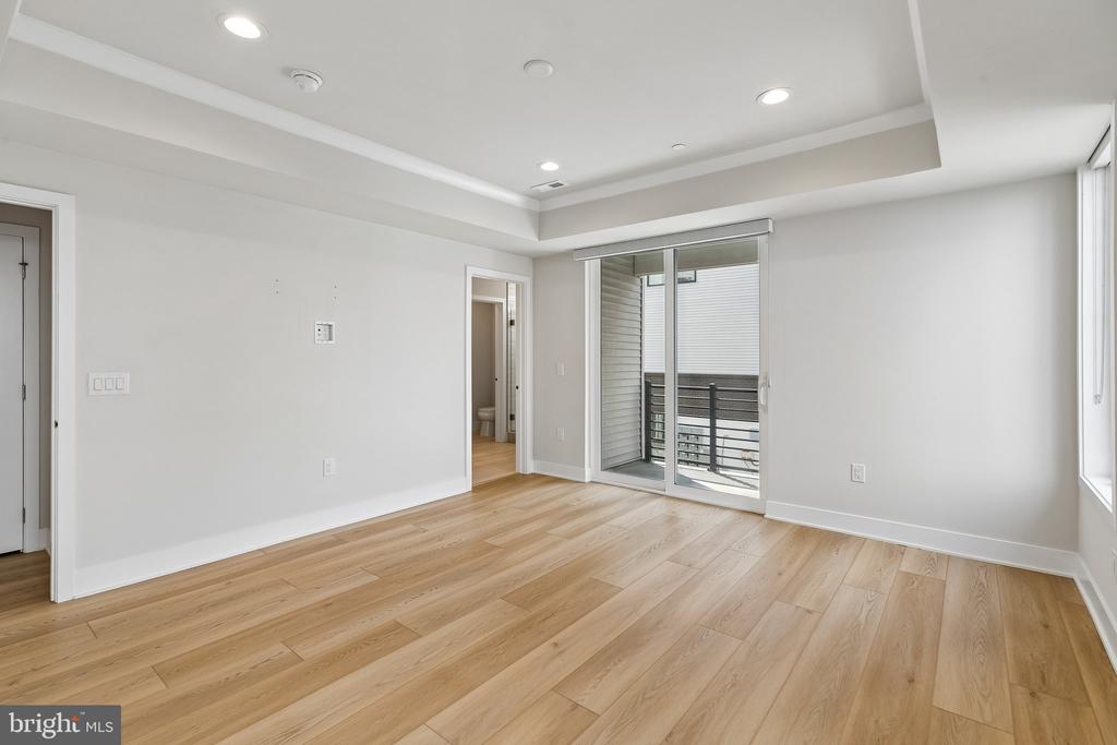 2160 NORTHBANK PLACE Unit: 166