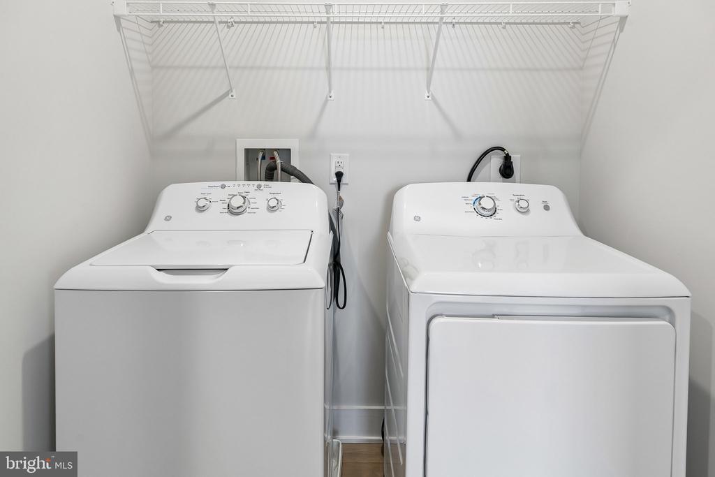 2160 NORTHBANK PLACE Unit: 166