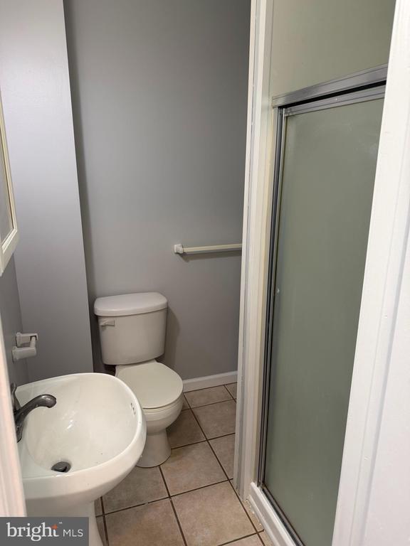 2516 S BROAD STREET Unit: 2F