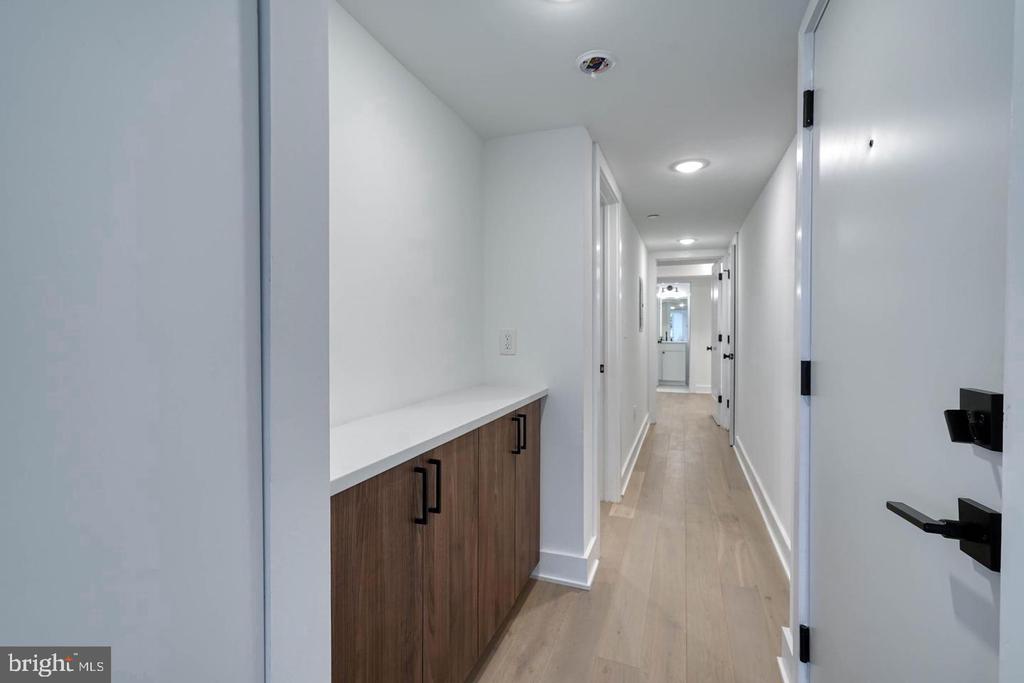 1519 CARPENTER STREET Unit: 2