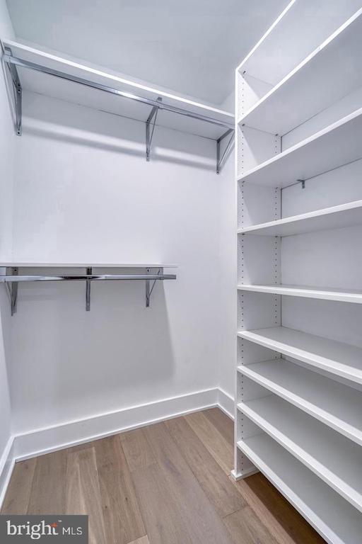 1519 CARPENTER STREET Unit: 2
