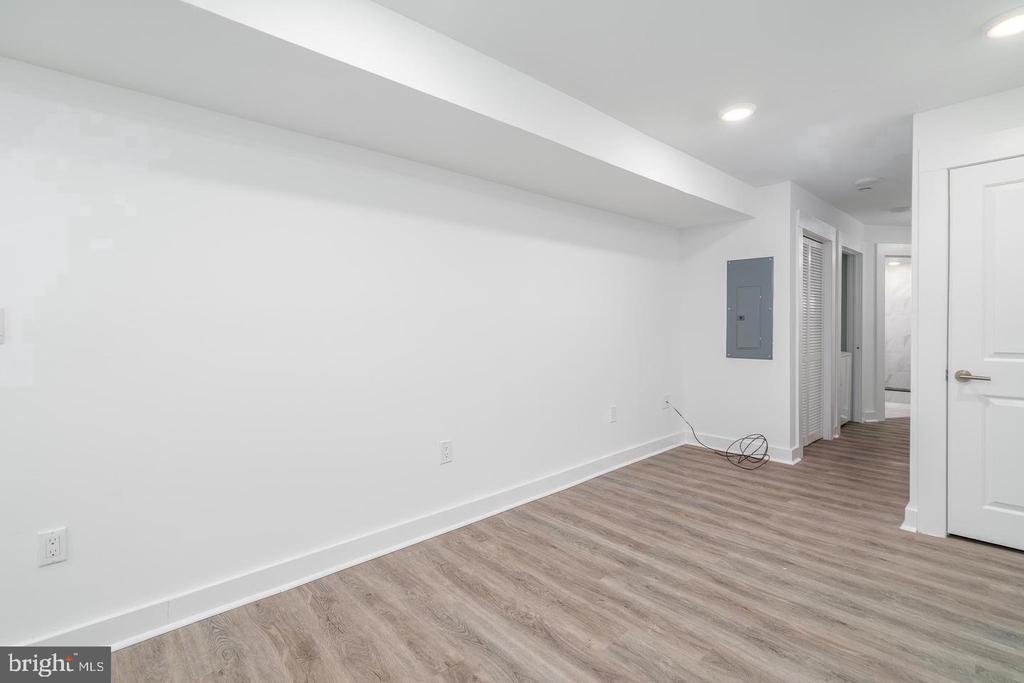 3424 WALLACE STREET Unit: 1