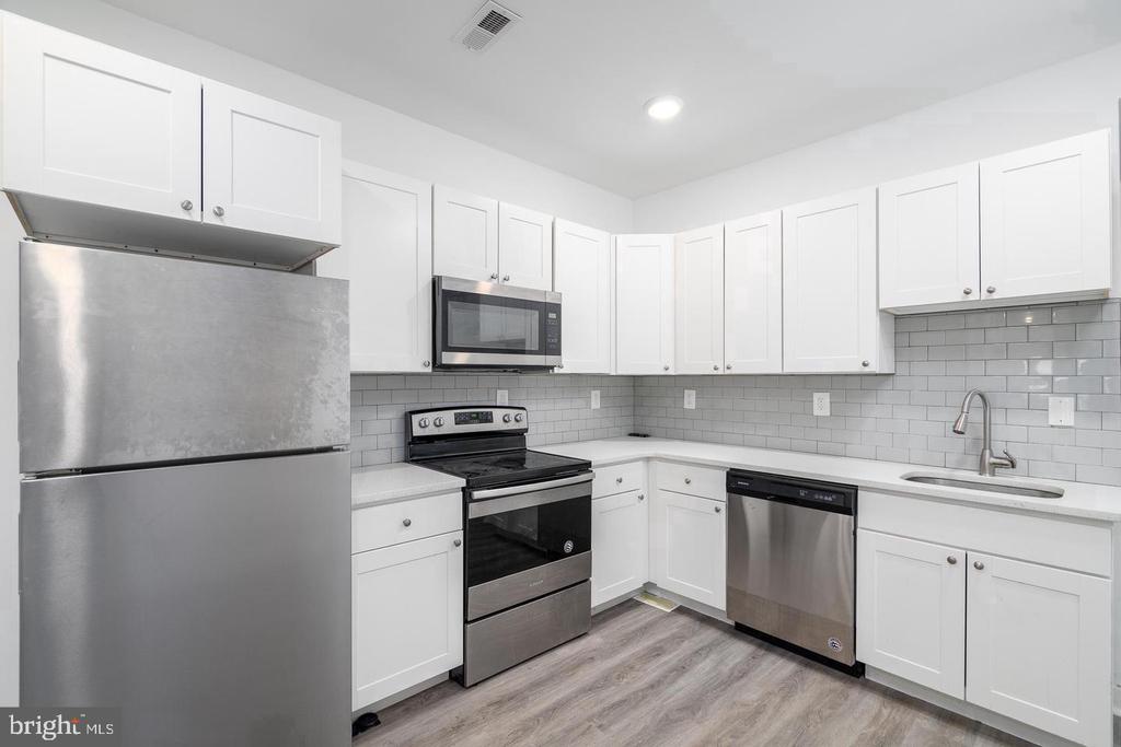 3424 WALLACE STREET Unit: 1