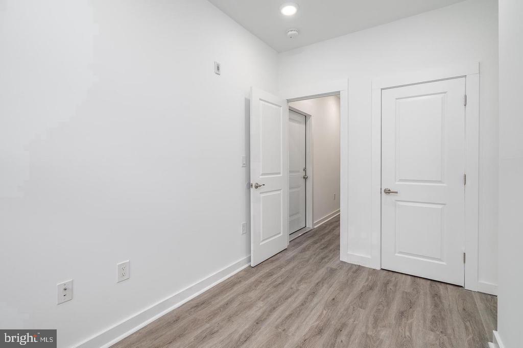 3424 WALLACE STREET Unit: 1