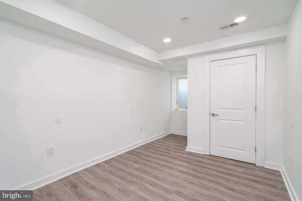 3424 WALLACE STREET Unit: 1