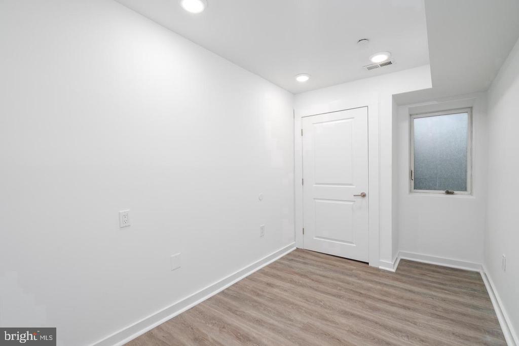 3424 WALLACE STREET Unit: 1