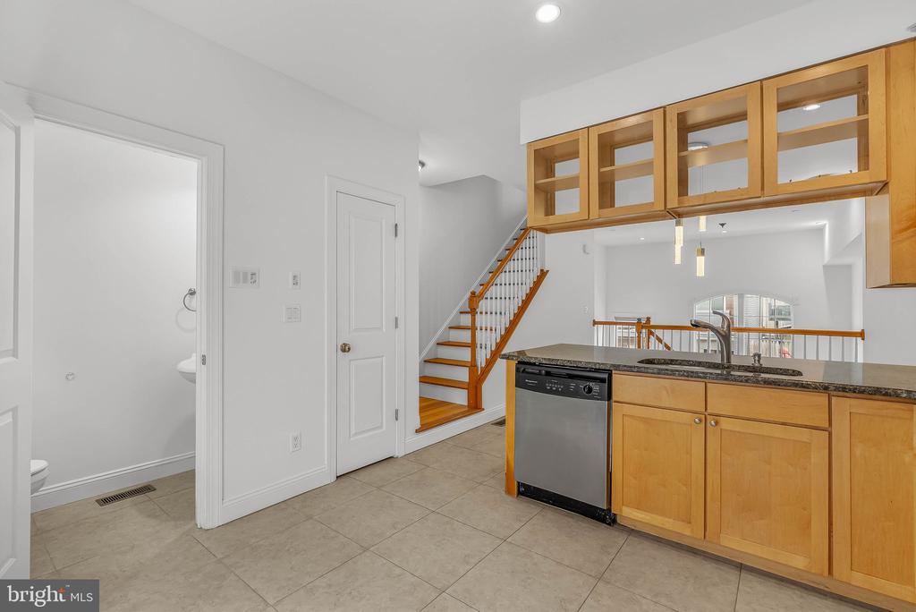 1003 N 3RD STREET Unit: B