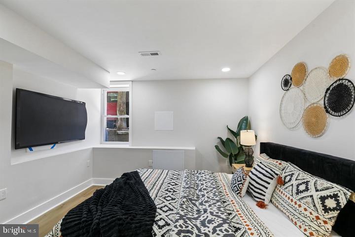 1437 S 8TH STREET