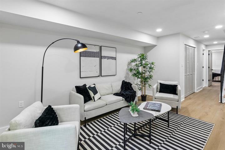 1437 S 8TH STREET