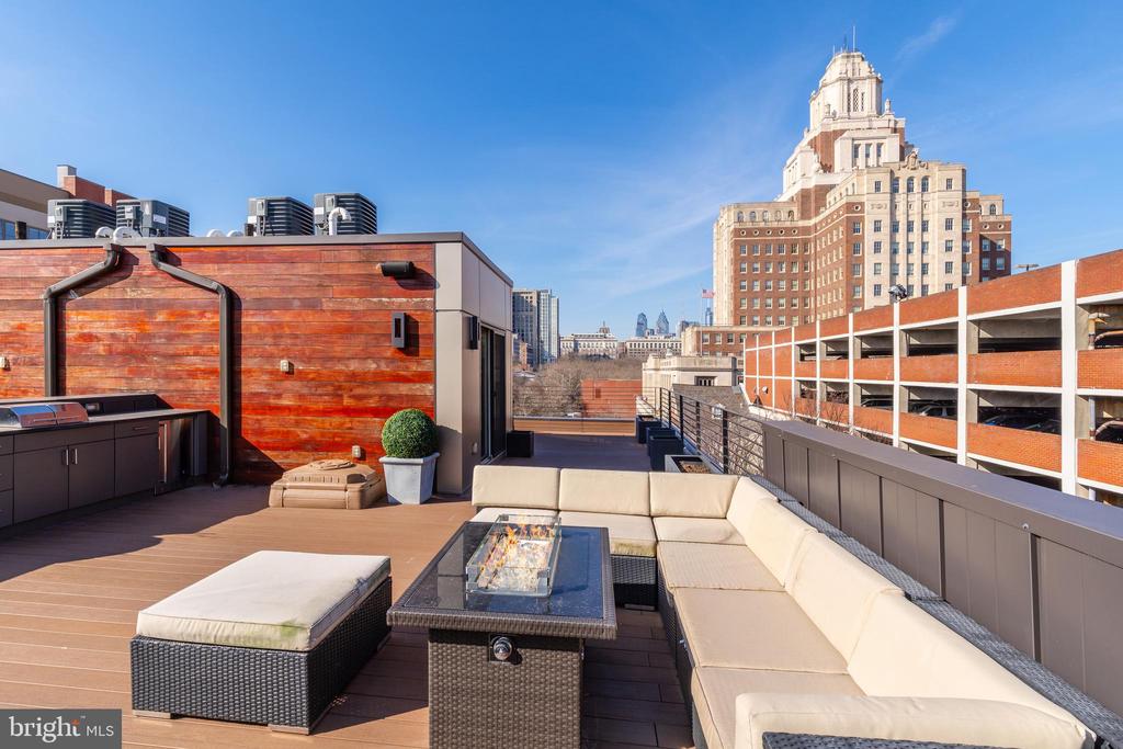 141 S HANCOCK STREET