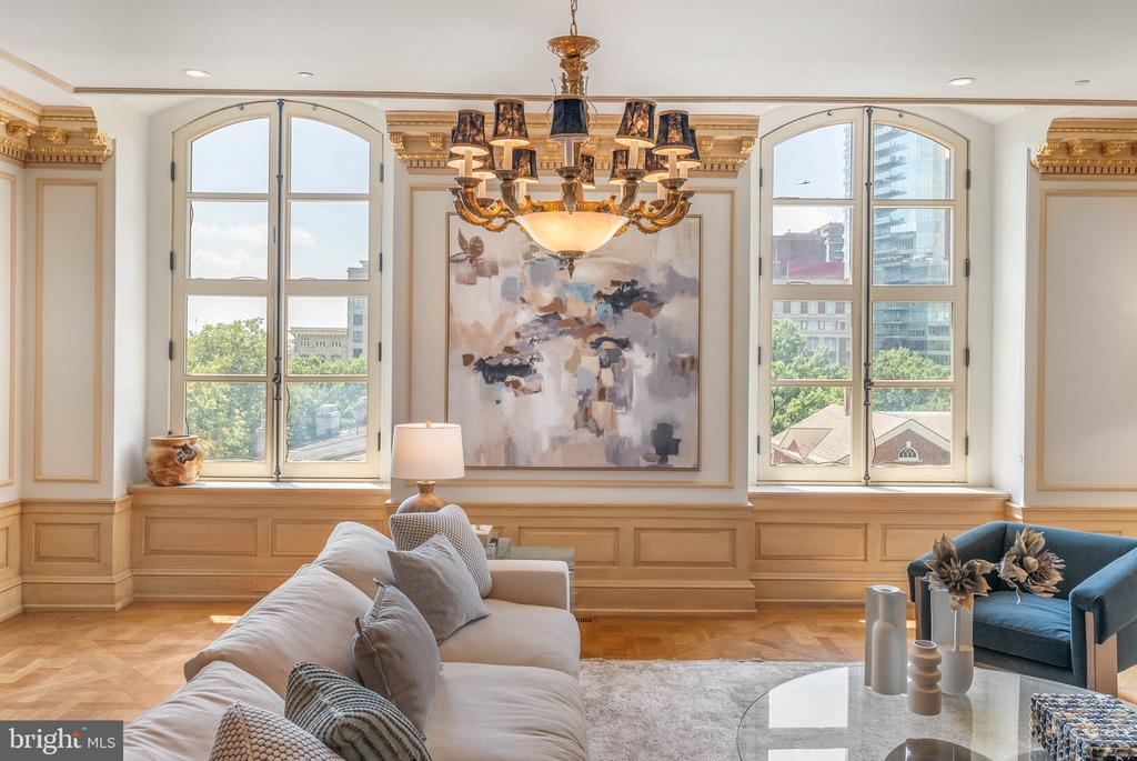 421 CHESTNUT STREET Unit: 401