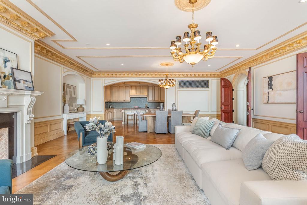 421 CHESTNUT STREET Unit: 401