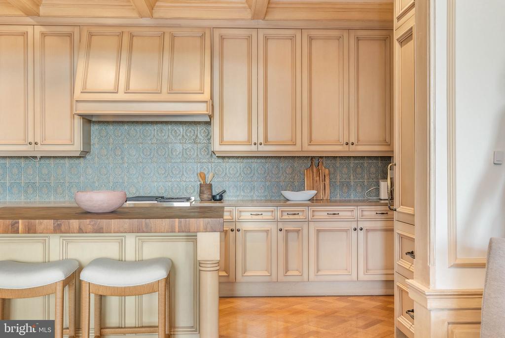 421 CHESTNUT STREET Unit: 401