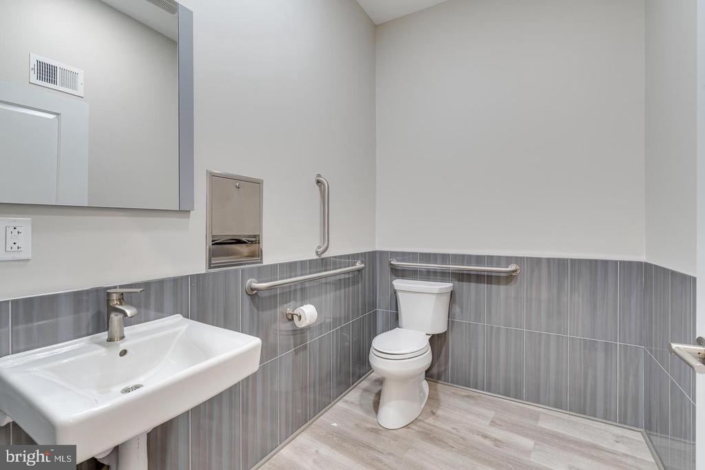 1717 S 2ND STREET Unit: COMMERCIAL
