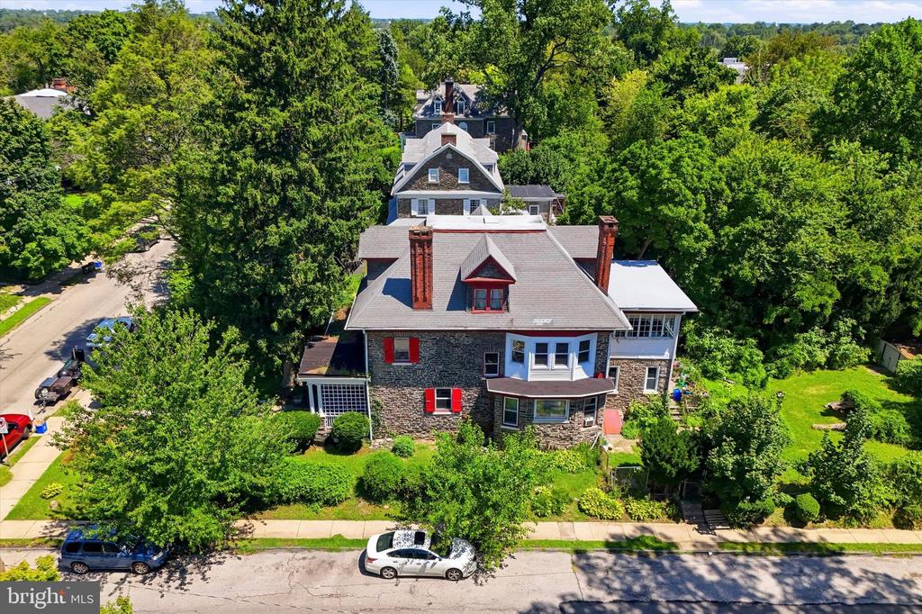 102 E CLIVEDEN STREET