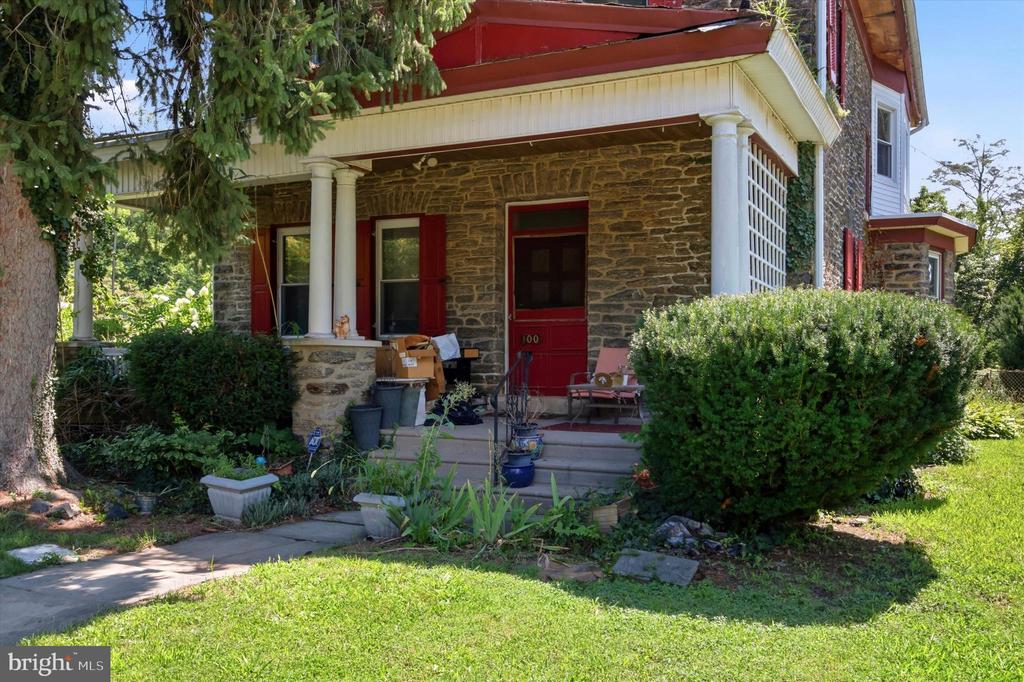 102 E CLIVEDEN STREET
