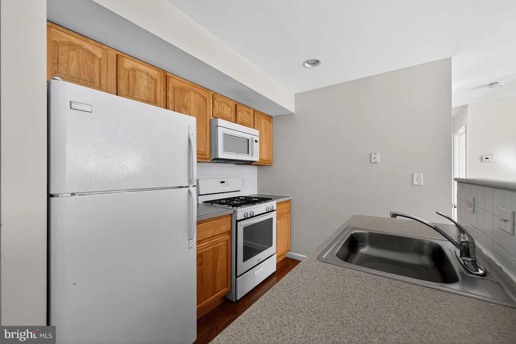 1521 N 15TH STREET Unit: 2