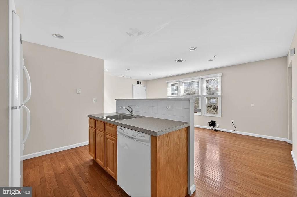 1521 N 15TH STREET Unit: 2