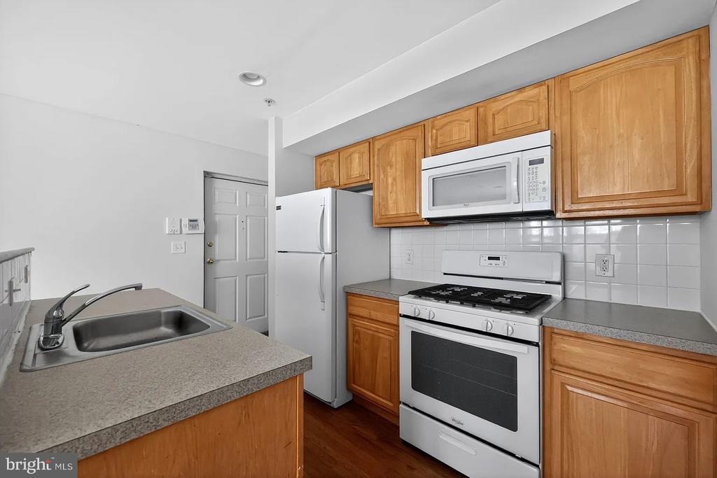 1521 N 15TH STREET Unit: 2