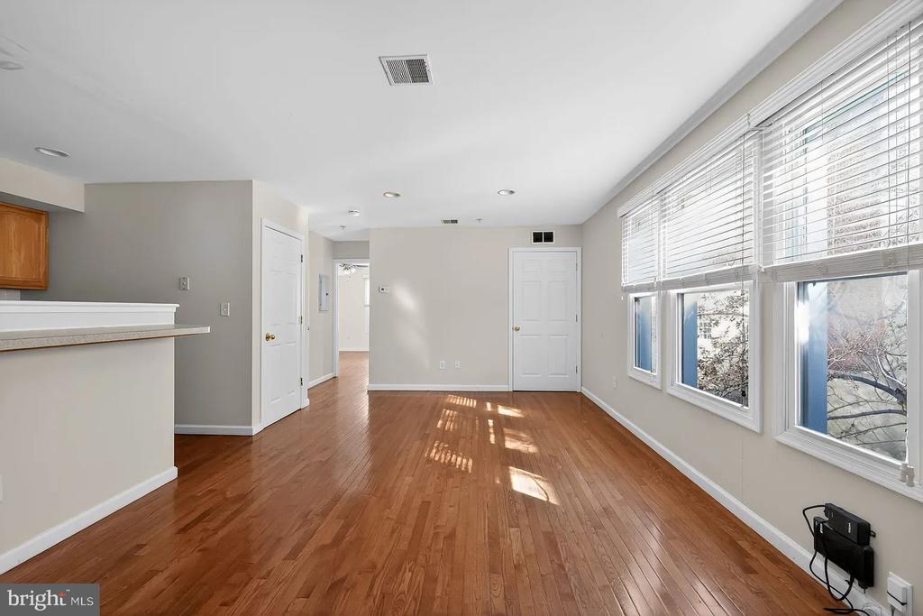 1521 N 15TH STREET Unit: 2