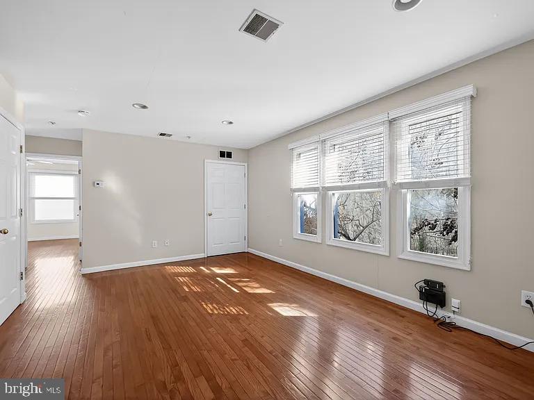 1521 N 15TH STREET Unit: 2