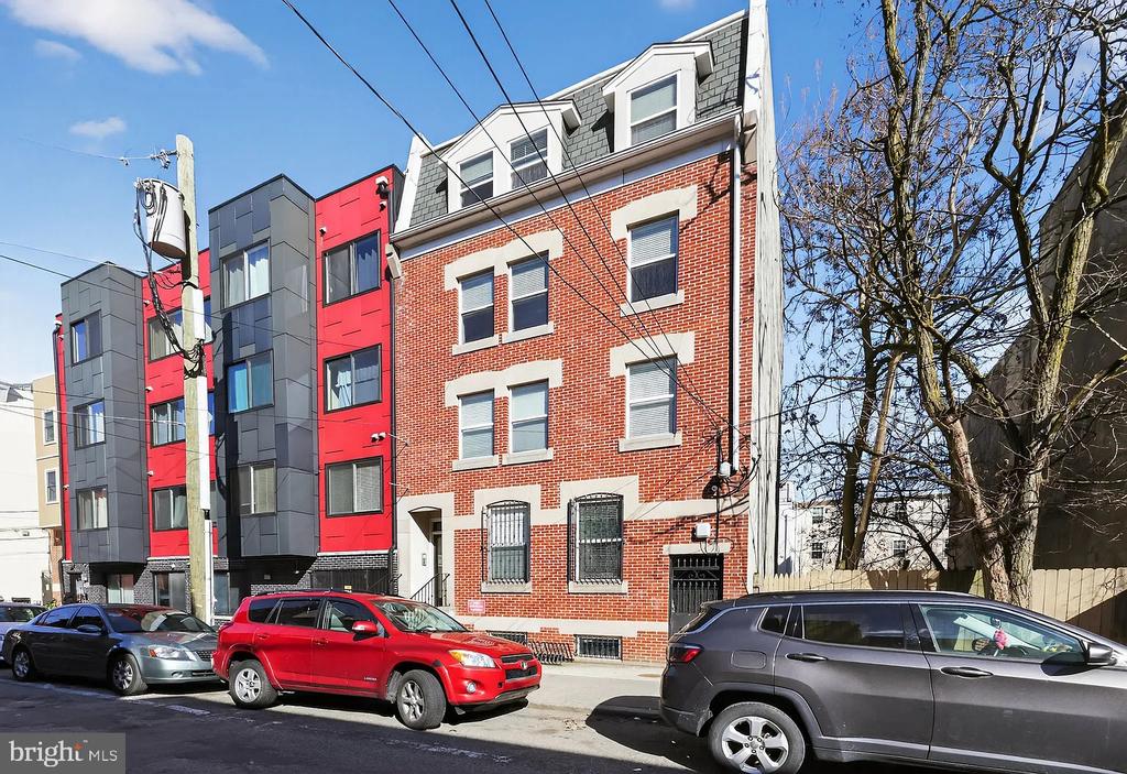 1521 N 15TH STREET Unit: 2