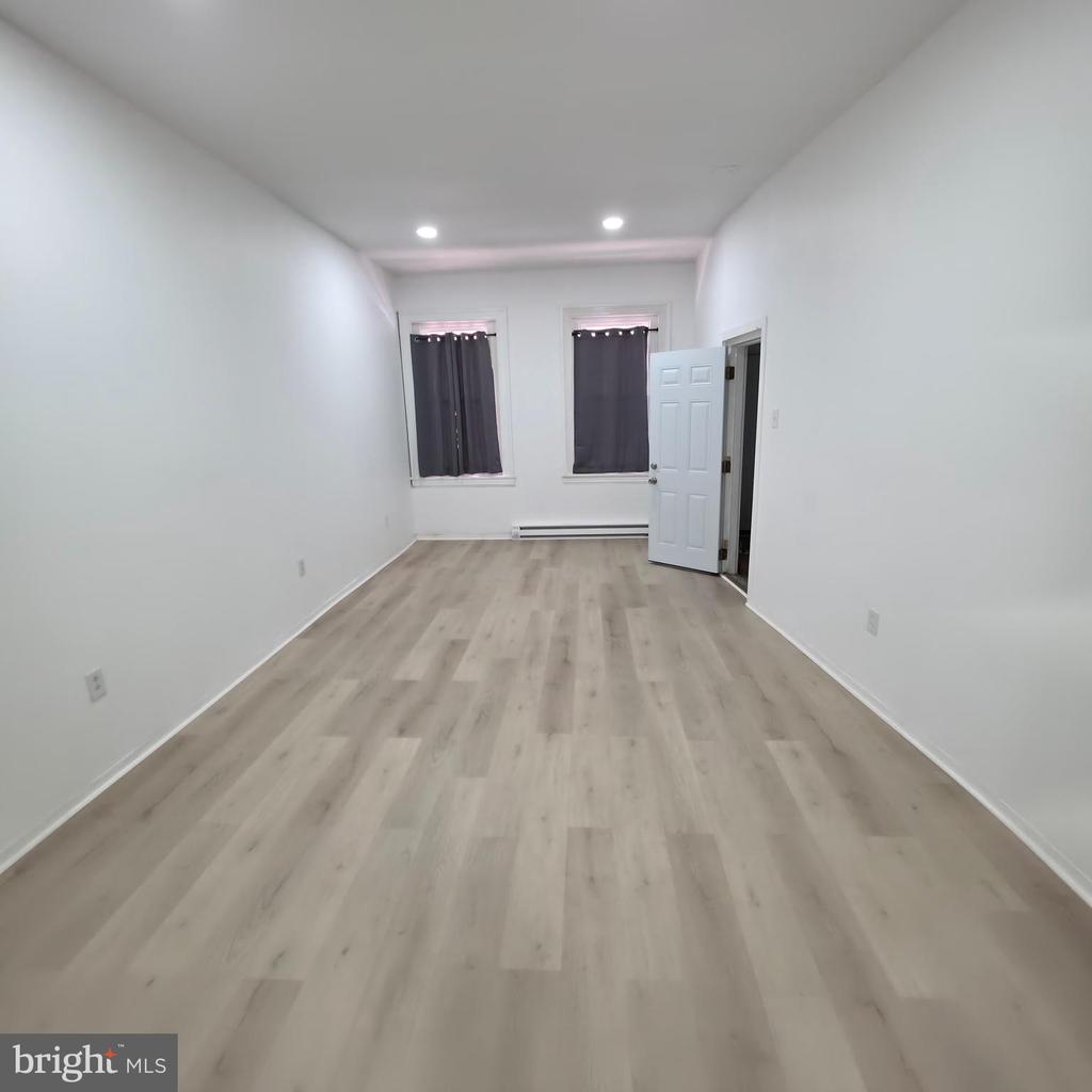 1617 WAKELING STREET Unit: 1
