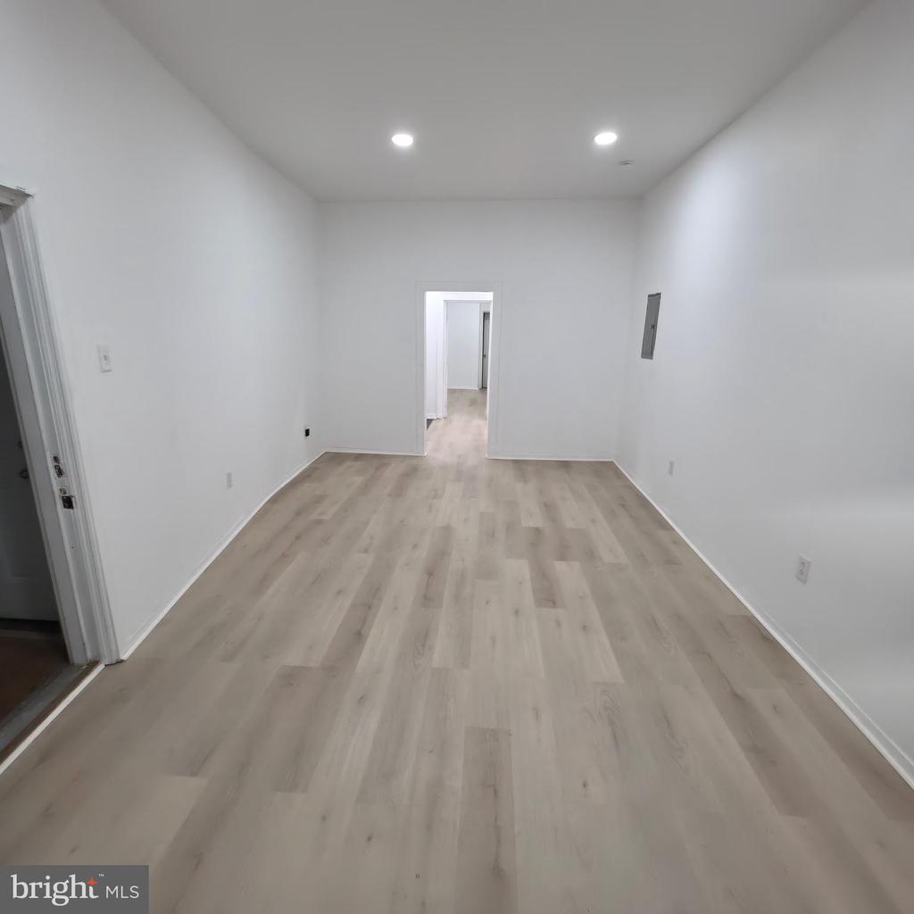1617 WAKELING STREET Unit: 1