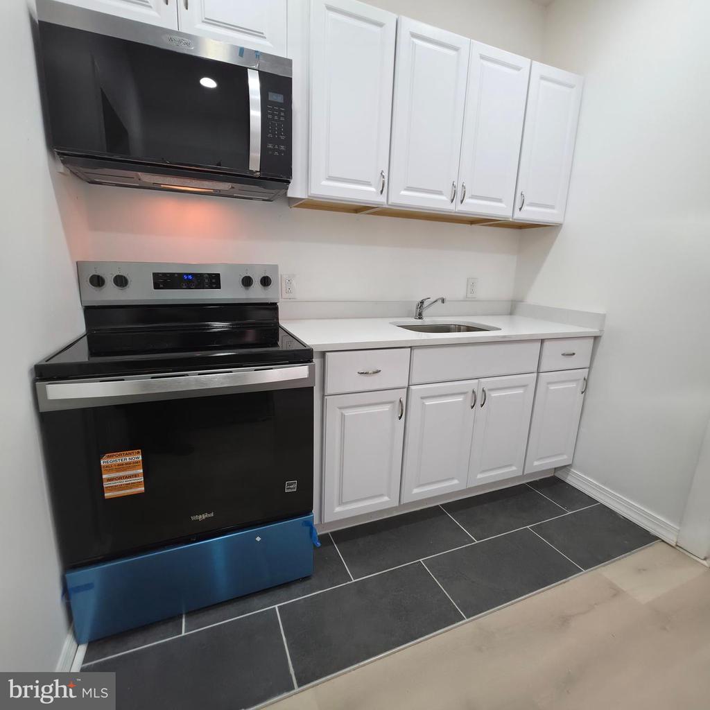 1617 WAKELING STREET Unit: 1