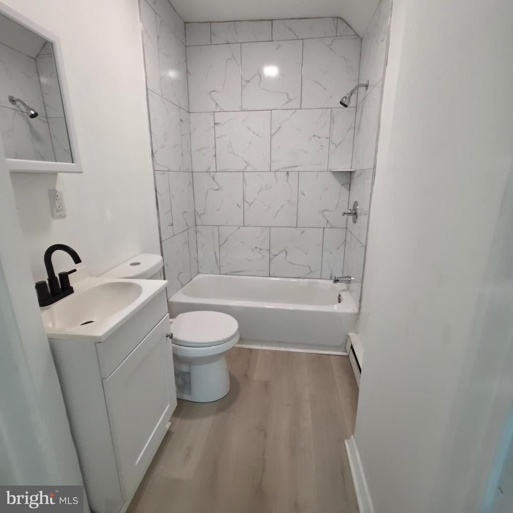 1617 WAKELING STREET Unit: 1