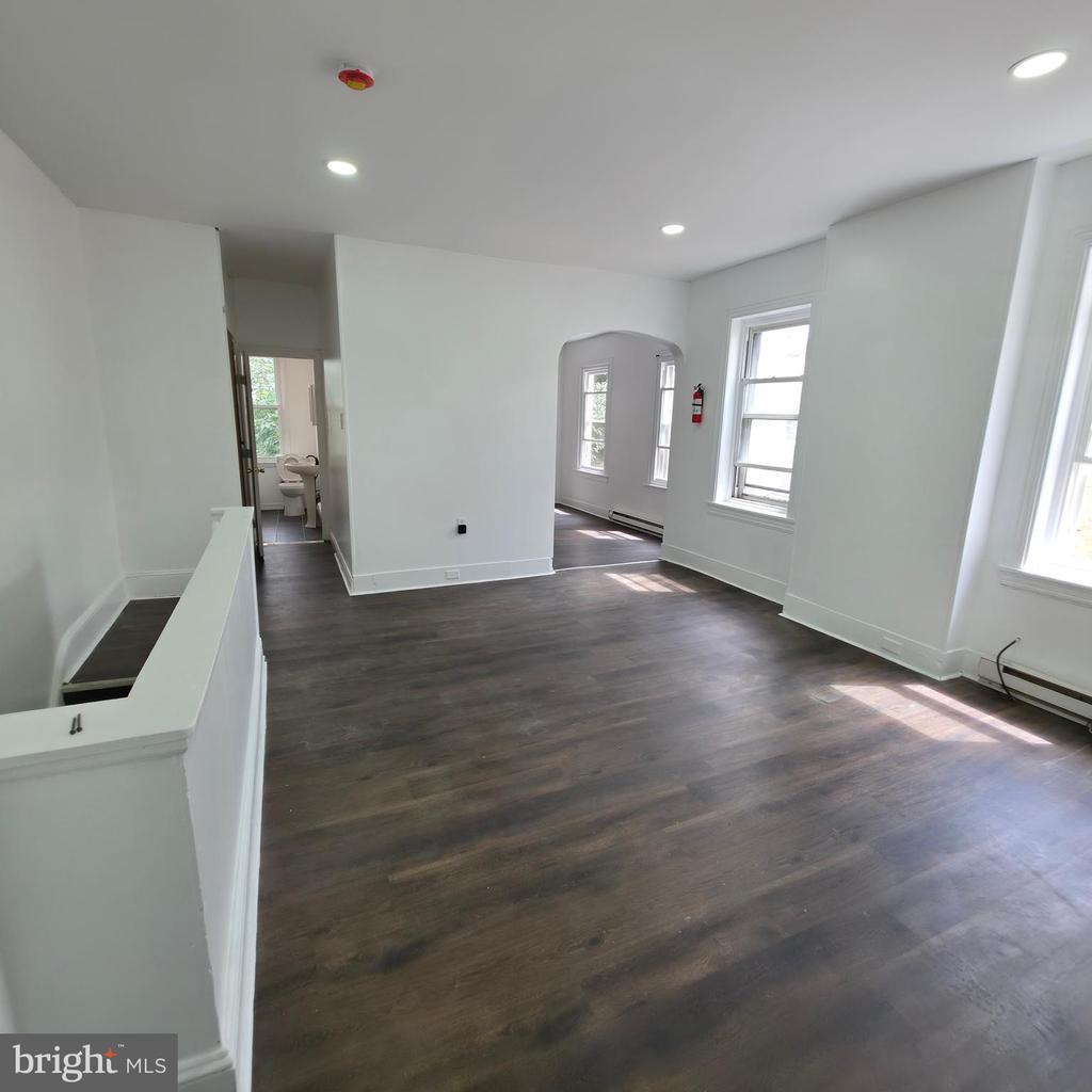 1617 WAKELING STREET Unit: 2